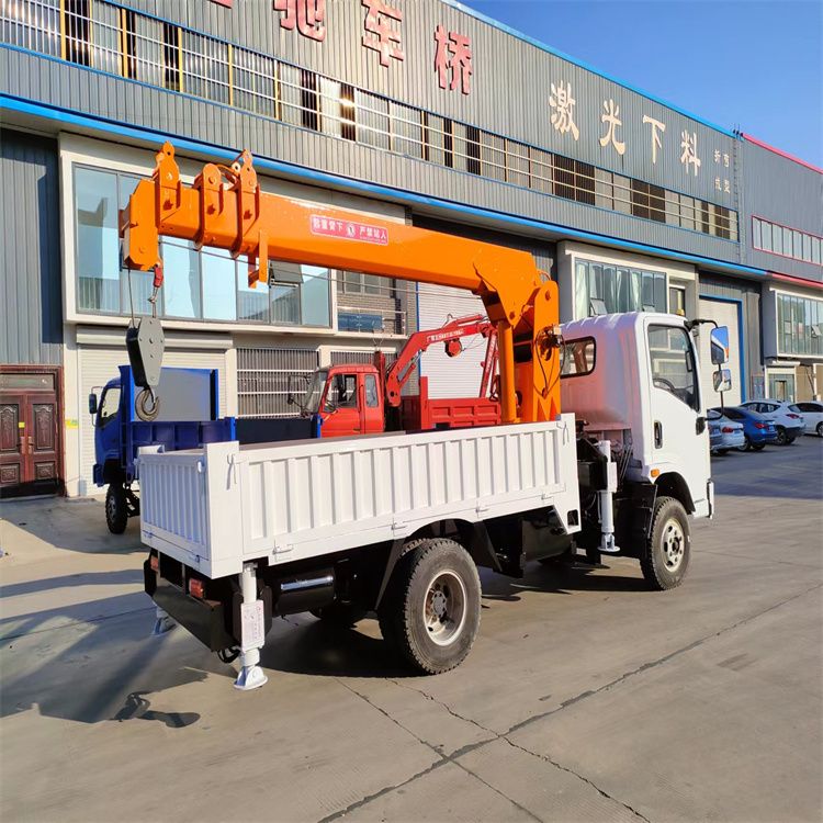 铁东区三轮随车吊定制 农用改装机自备吊中瑞长期出售